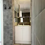 Trendy & Sunny In Διαμέρισμα *