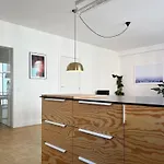 Trendy & Sunny In * Γάνδη