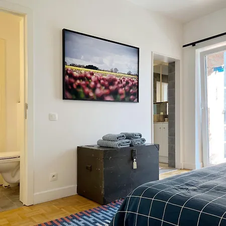 Trendy & Sunny In Apartment *