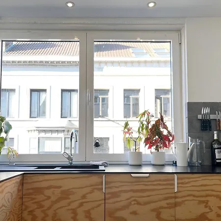 Trendy & Sunny In Gand